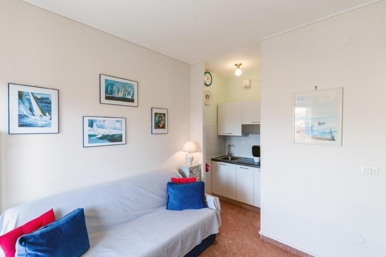 110 - Casa Sole Vista Mare, In Centro 100 Metri Spiaggia Apartment Bordighera Exterior photo